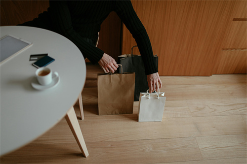 7 Reasons to Choose Kraft Paper Bags with Handles for Easy Carrying